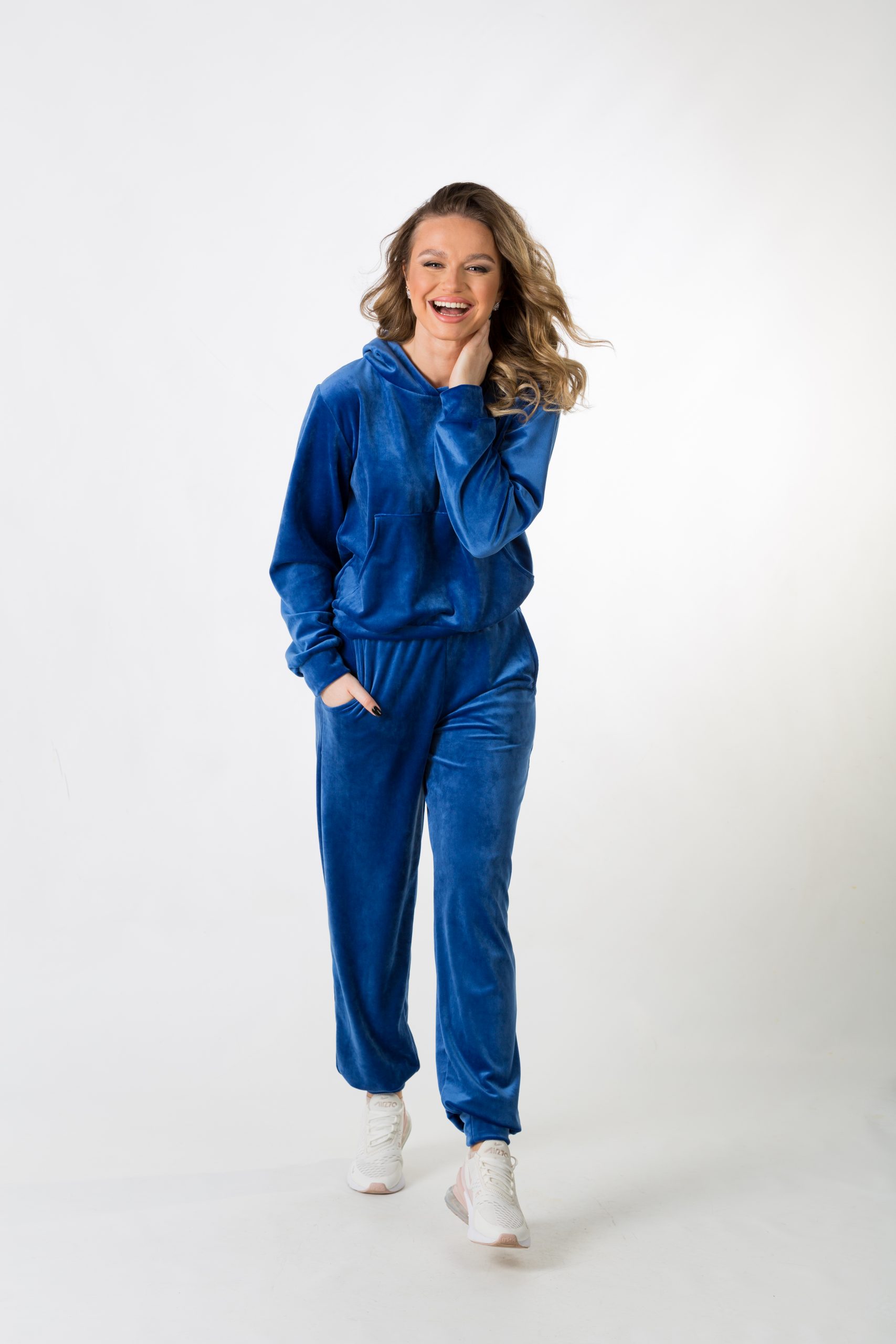 9X1A1211 Trening albastru catifea