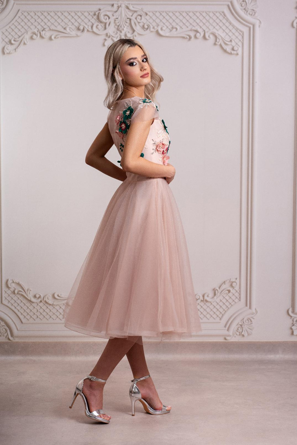 Rochie-scurta-midi-din-tull-3 Rochie scurtă midi din tull